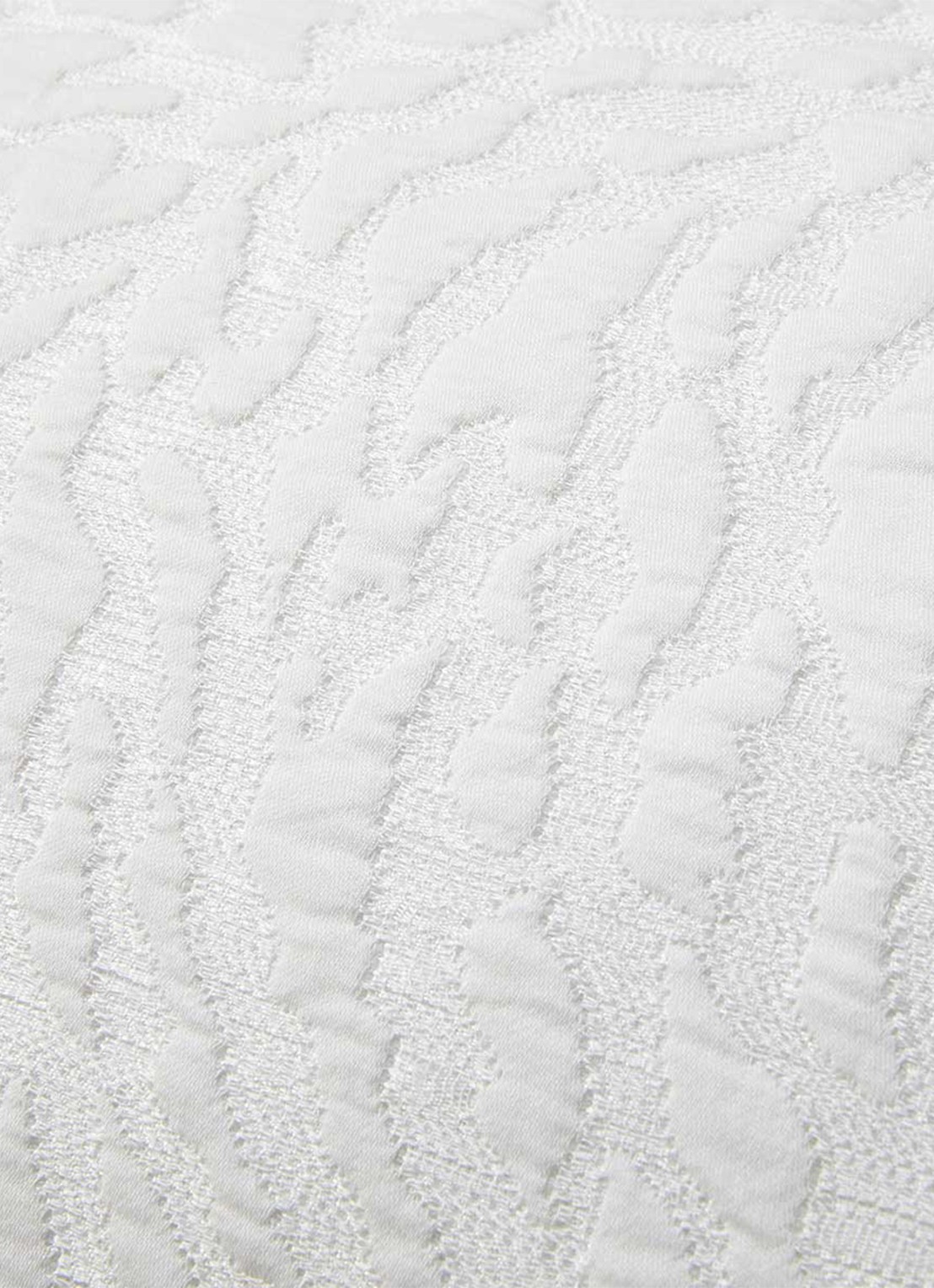 Yves Delorme Souvenir kussenhoes in zijdeblend 33 x 57 cm - detail 3 wit