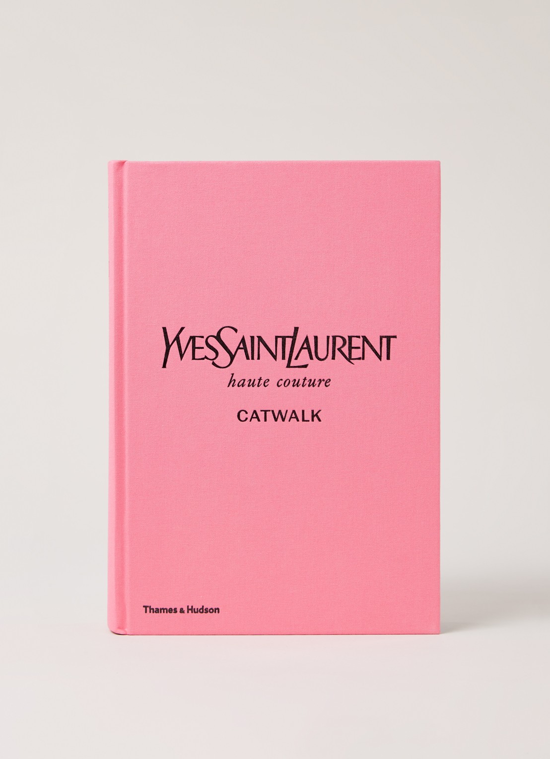 YVES SAINT LAURENT CATWALK - The Complete Haute Couture Collections 1962 - 2002 - voorkant 3 oudroze