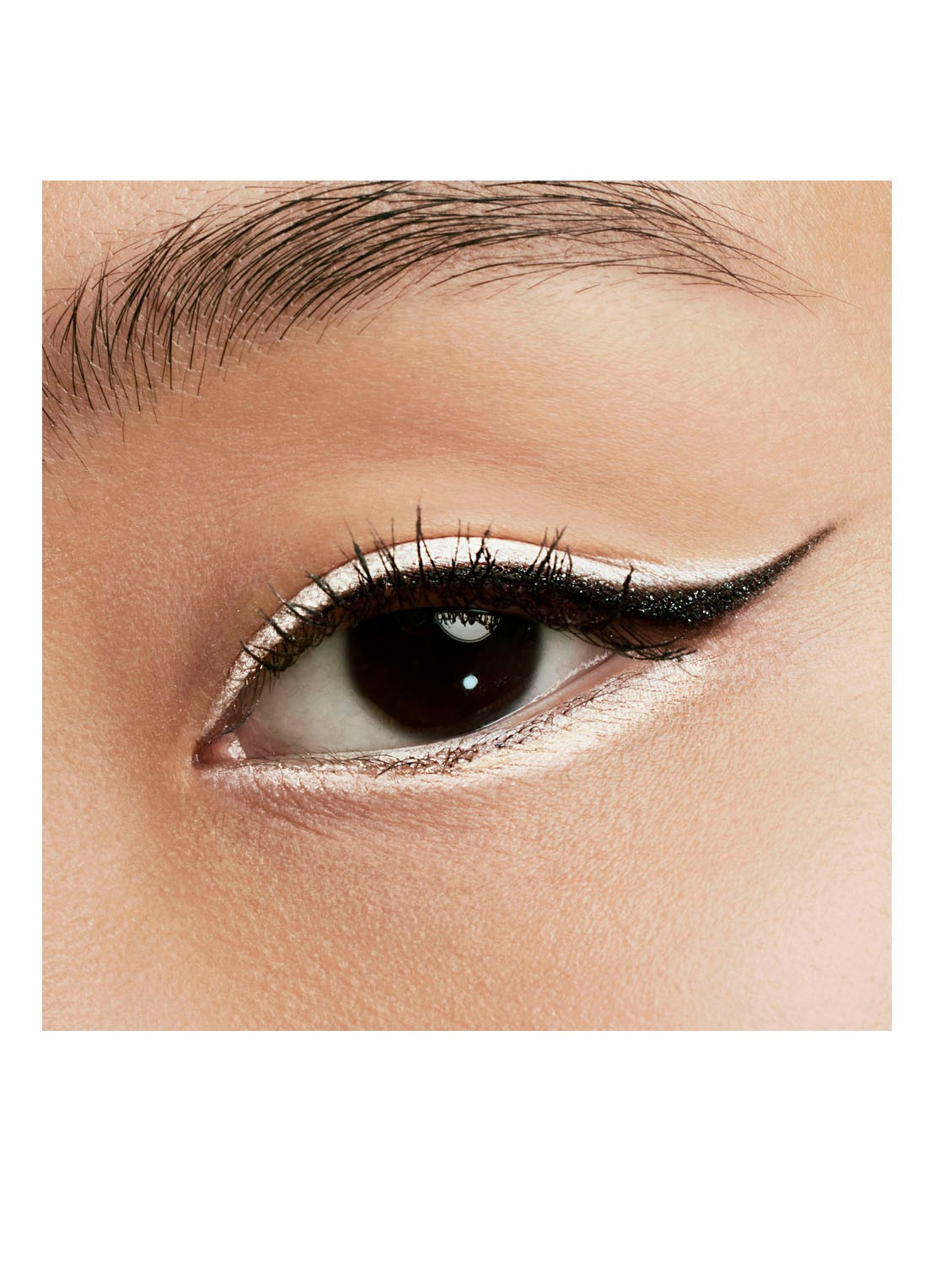 Yves Saint Laurent Lines Liberated - waterproof oogpotlood - detail 3 09 unmuted white