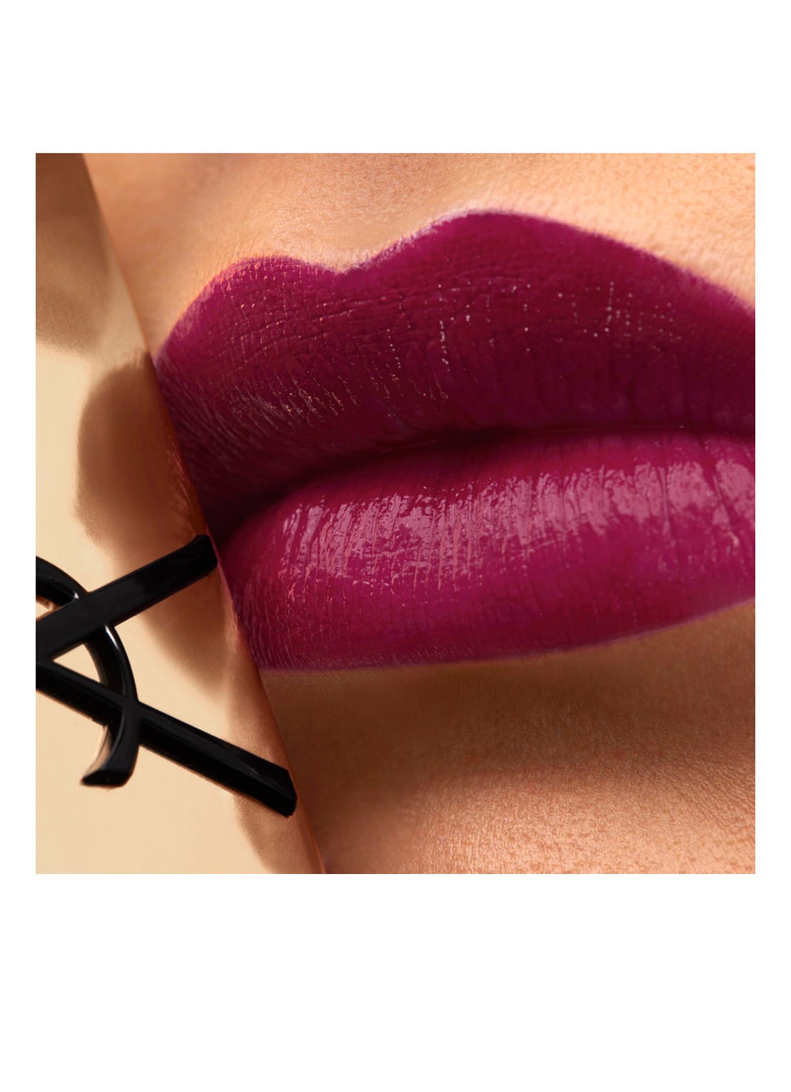 Yves Saint Laurent Rouge Pur Couture Lipstick  - detail 4 p1