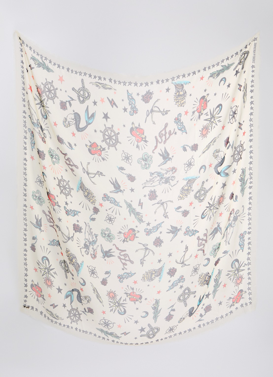 Zadig&Voltaire Kerry Tattoo sjaal met print 135 cm x 135 cm - detail 2 ivoor