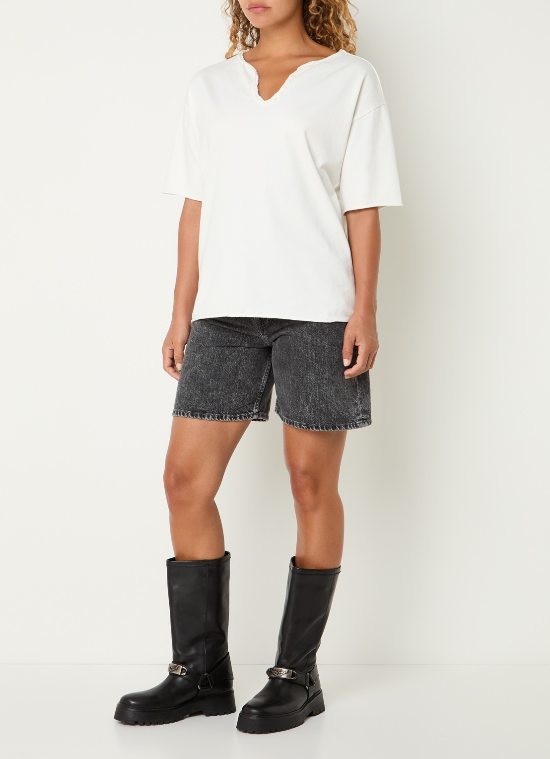 Zadig&Voltaire Meg T-shirt met V-hals - voorkant 4 gebroken wit