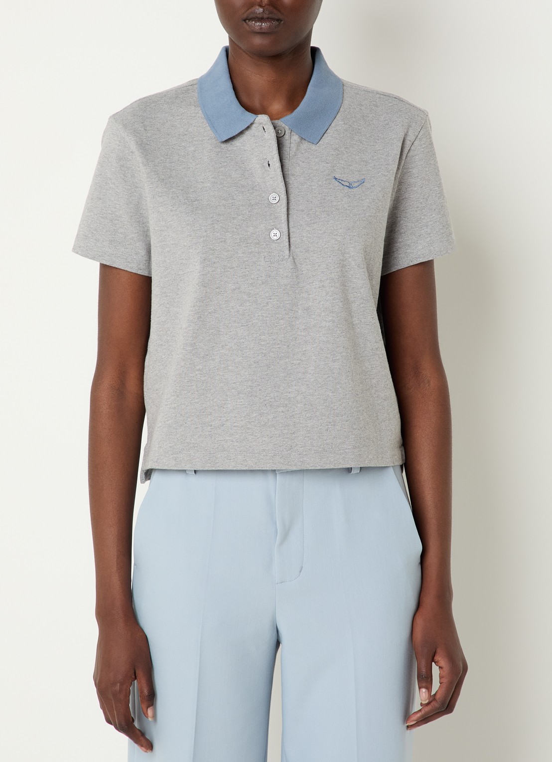Zadig&Voltaire Mirta cropped polo met logoborduring - detail grijsmele