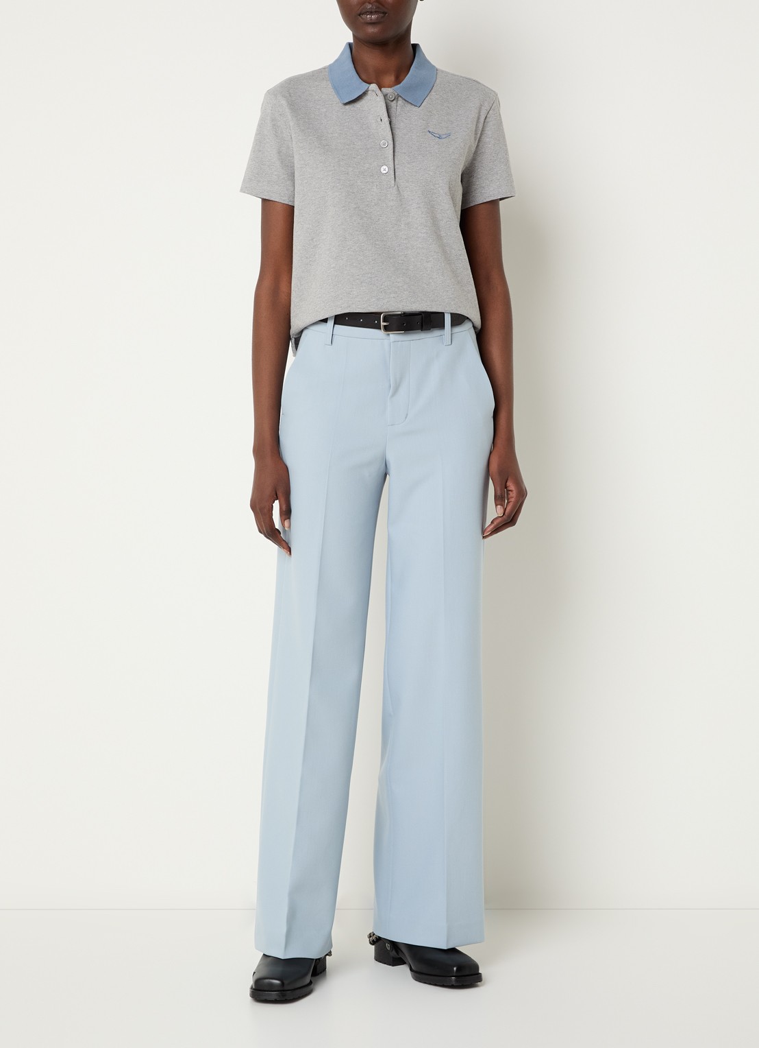 Zadig&Voltaire Mirta cropped polo met logoborduring - voorkant 3 grijsmele