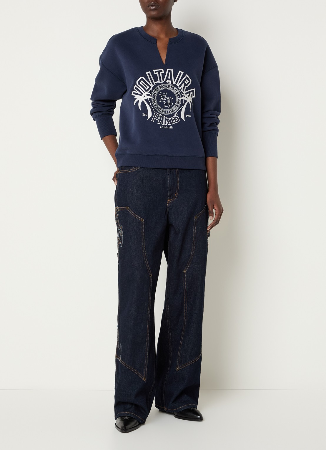 Zadig&Voltaire Olive sweater met logoprint - voorkant 2 donkerblauw