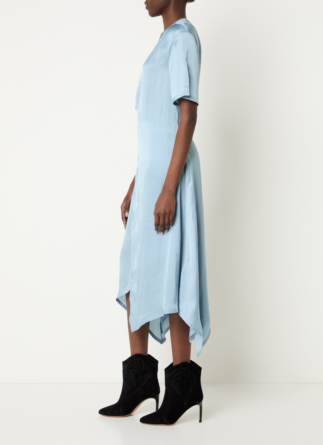 Zadig&Voltaire Reforme midi wikkeljurk van satijn - voorkant 2 lichtblauw