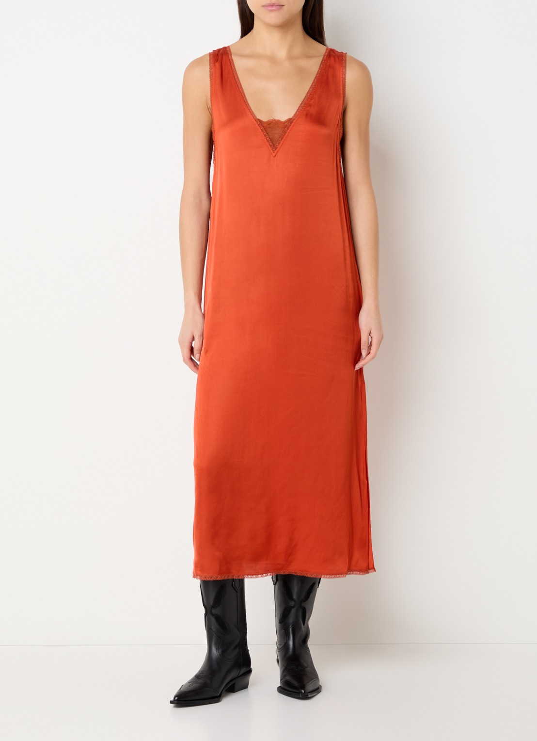 Zadig&Voltaire Renzo midi jurk van satijn met split  - detail 2 steenrood