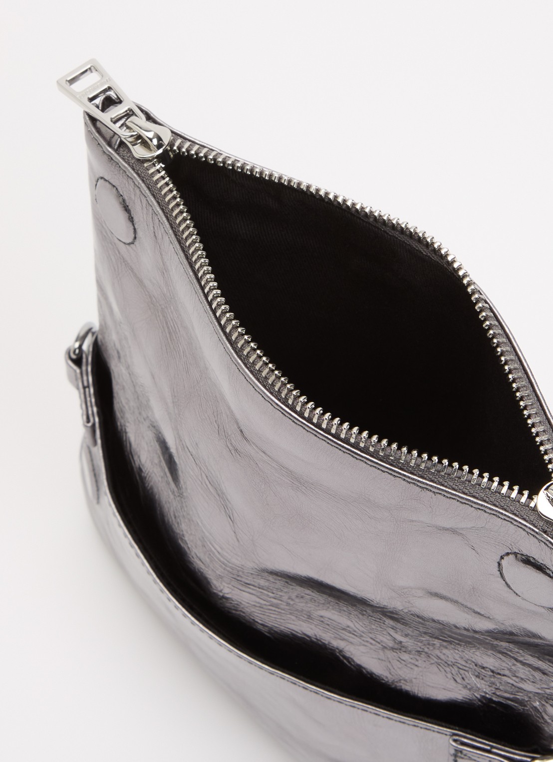 Zadig&Voltaire Rock Nano clutch van leer met metallic finish en afneembare schouderriem - detail 2 zilver