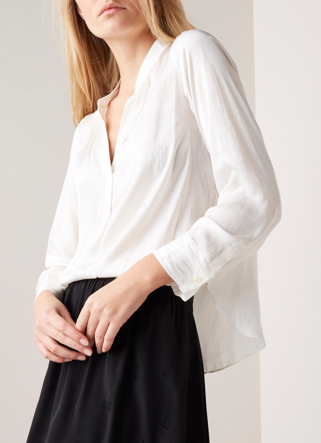 Zadig&Voltaire Tink blouse van satijn met V-hals - detail wit
