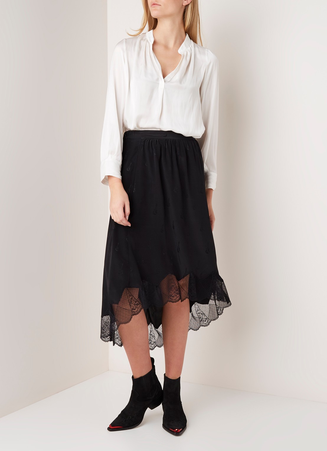 Zadig&Voltaire Tink blouse van satijn met V-hals - voorkant 4 wit