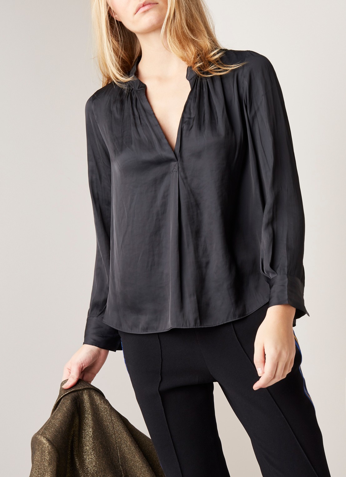 Zadig&Voltaire Tink blouse van satijn met V-hals - detail zwart