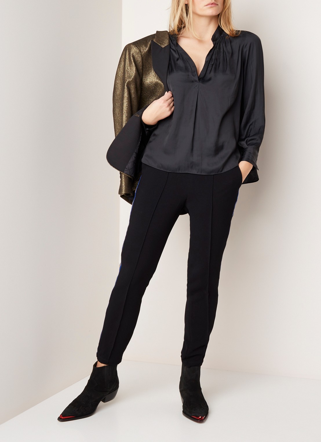 Zadig&Voltaire Tink blouse van satijn met V-hals - voorkant 4 zwart