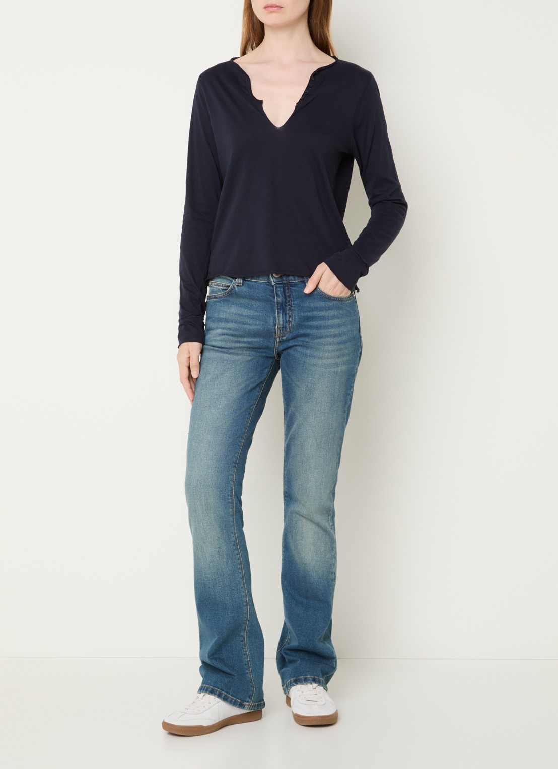 Zadig&Voltaire Tuni longsleeve met V-hals en sierknopen - voorkant 2 donkerblauw