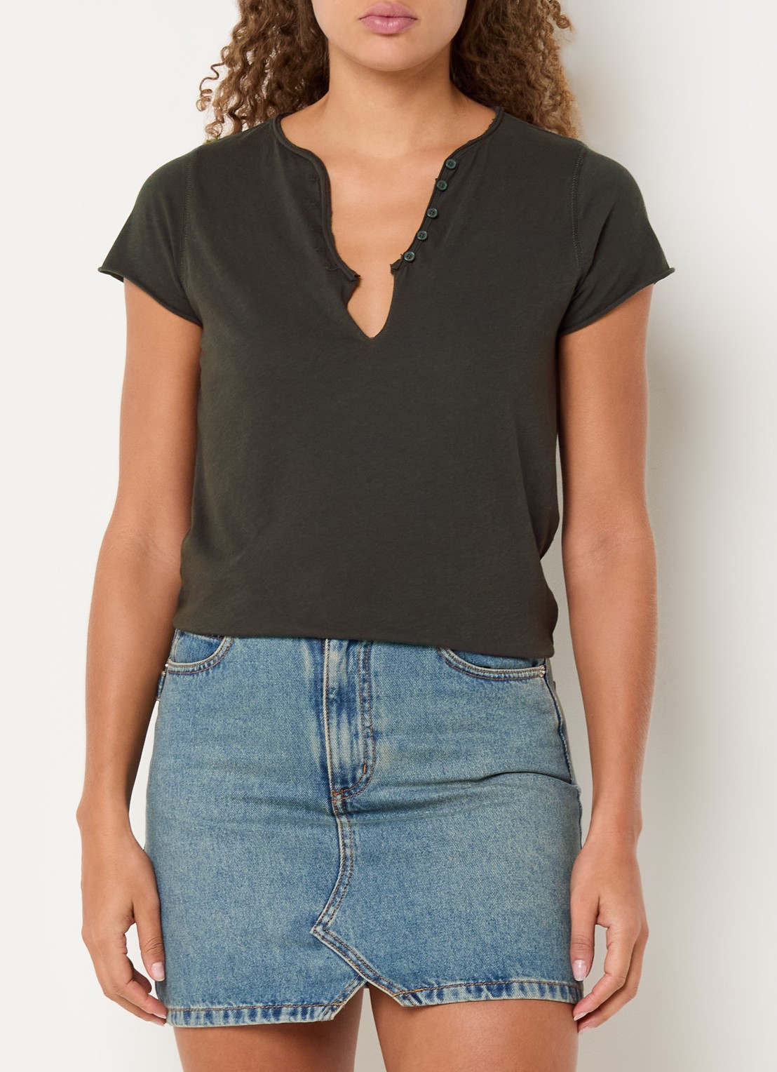 Zadig&Voltaire Tuni T-shirt met V-hals - detail 4 bruin