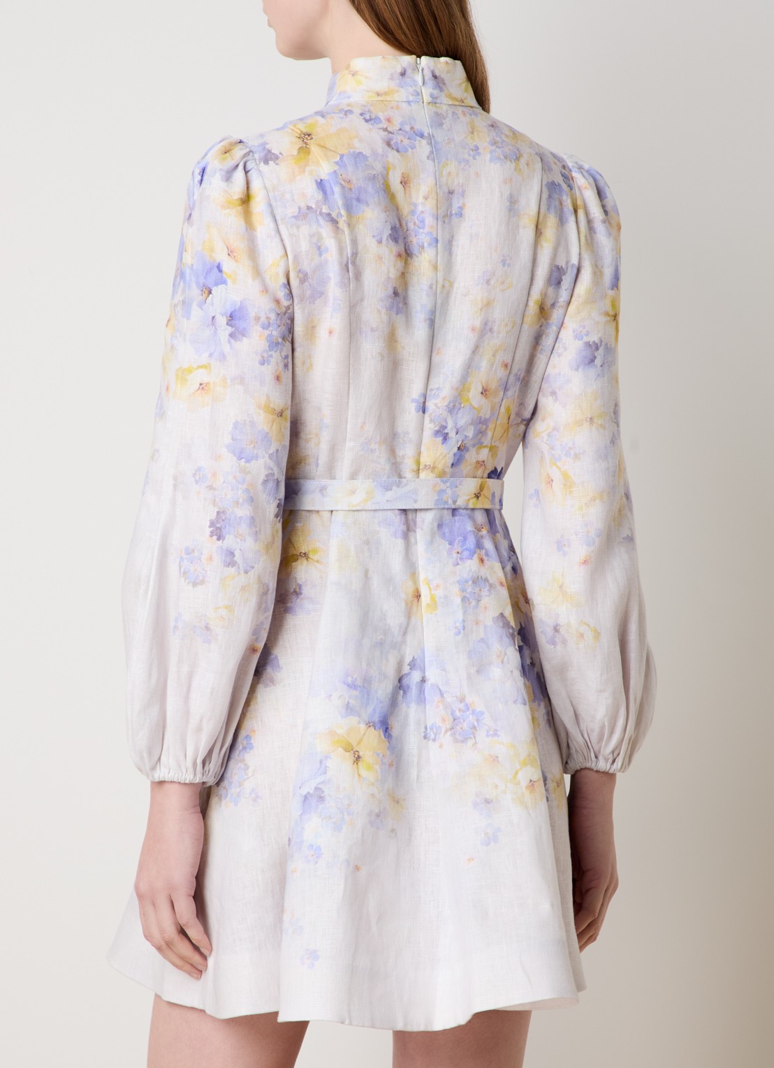 Zimmermann Crush mini jurk van linnen met bloemenprint en ceintuur - achterkant 3 lila