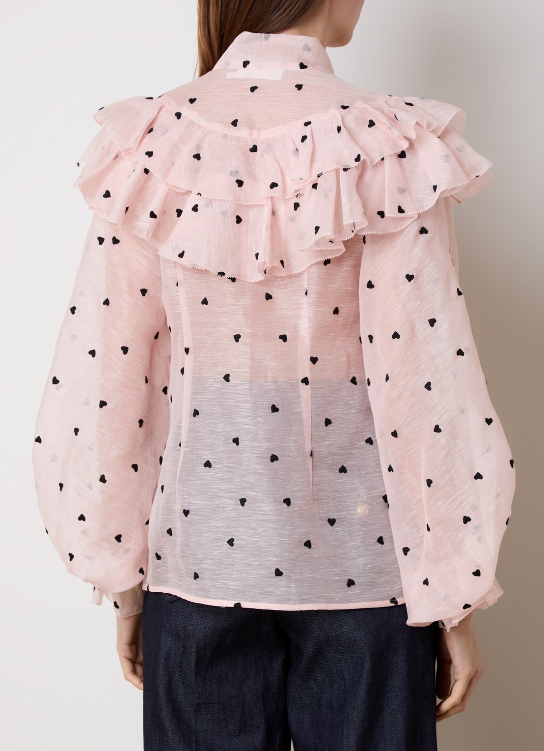 Zimmermann Crush semi-transparante blouse in zijdeblend met sjaalkraag - achterkant zalmroze