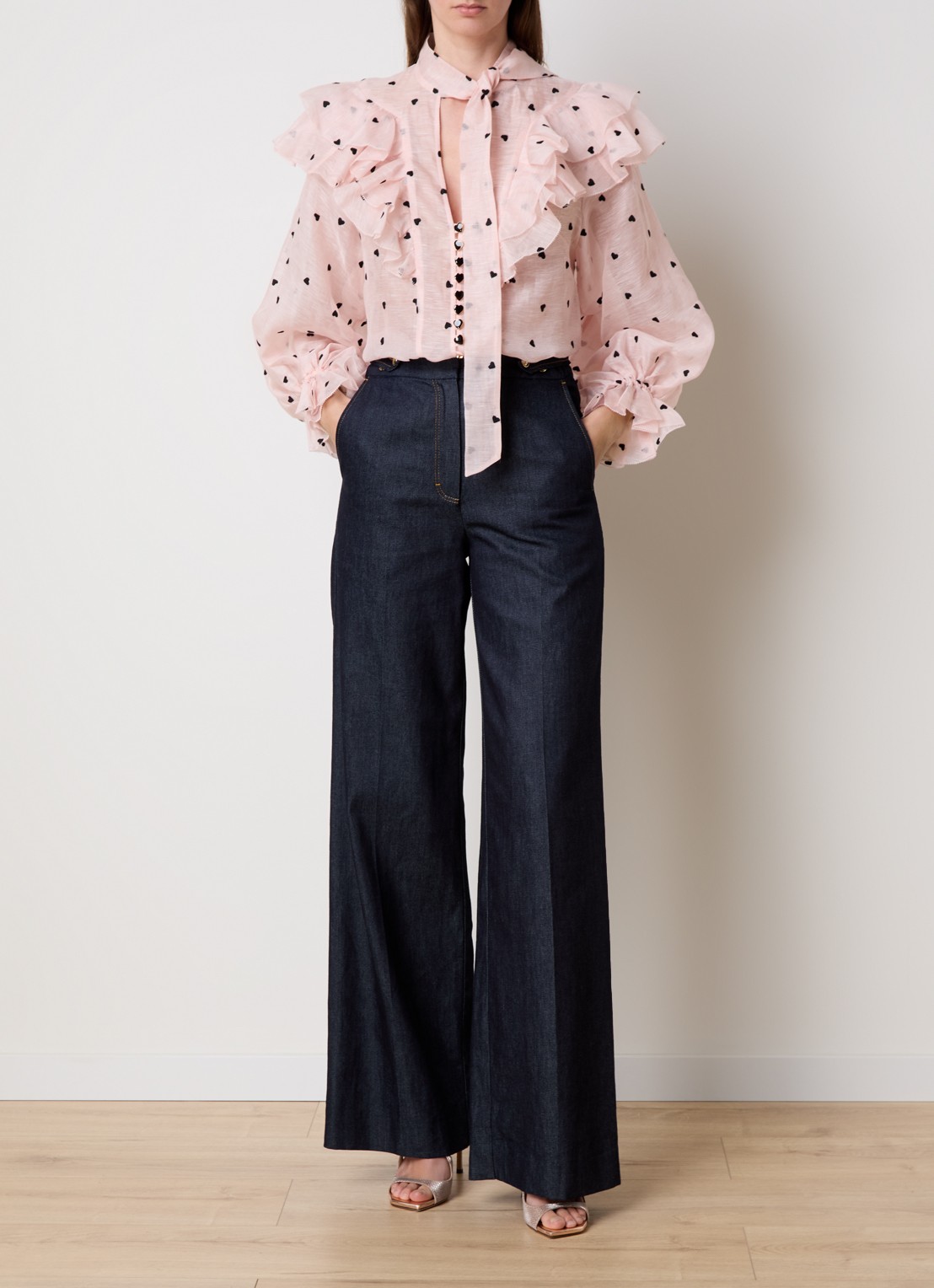 Zimmermann Crush semi-transparante blouse in zijdeblend met sjaalkraag - voorkant 3 zalmroze
