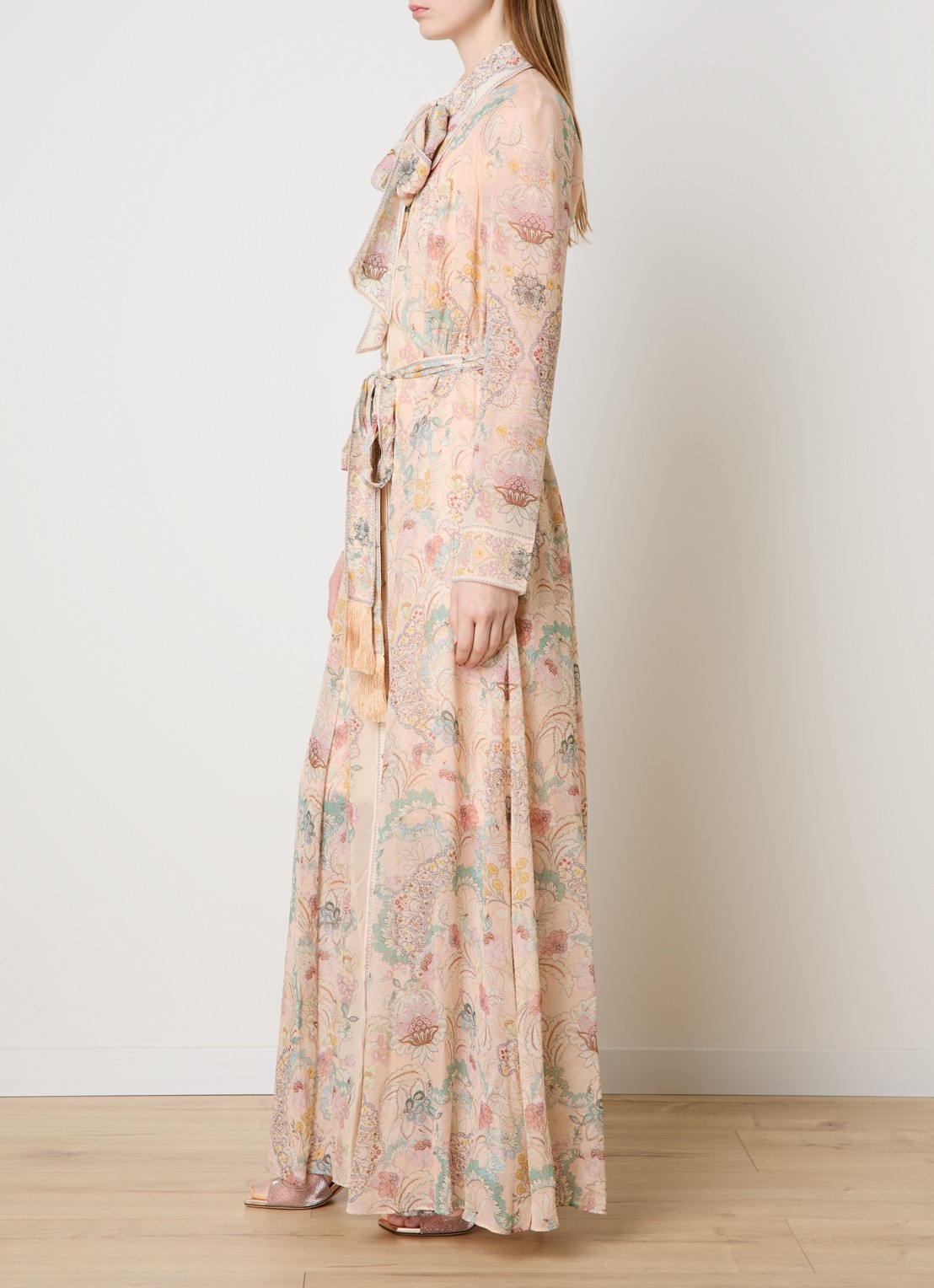 Zimmermann Rebellion maxi blousejurk met bloemenprint en strikceintuur - voorkant 5 lichtroze