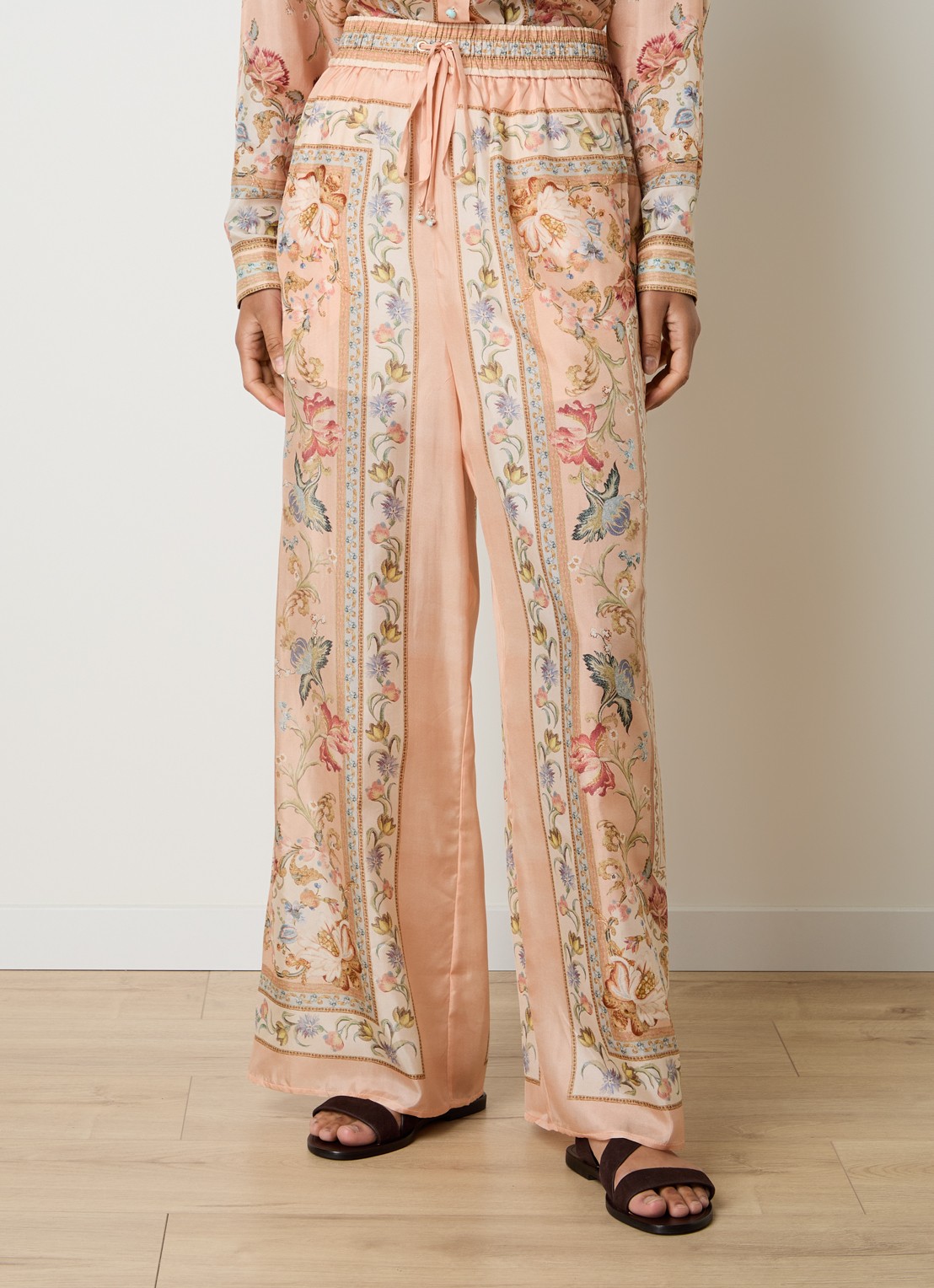 Zimmermann Roselight high waist wide fit broek van zijde - detail 4 zalmroze