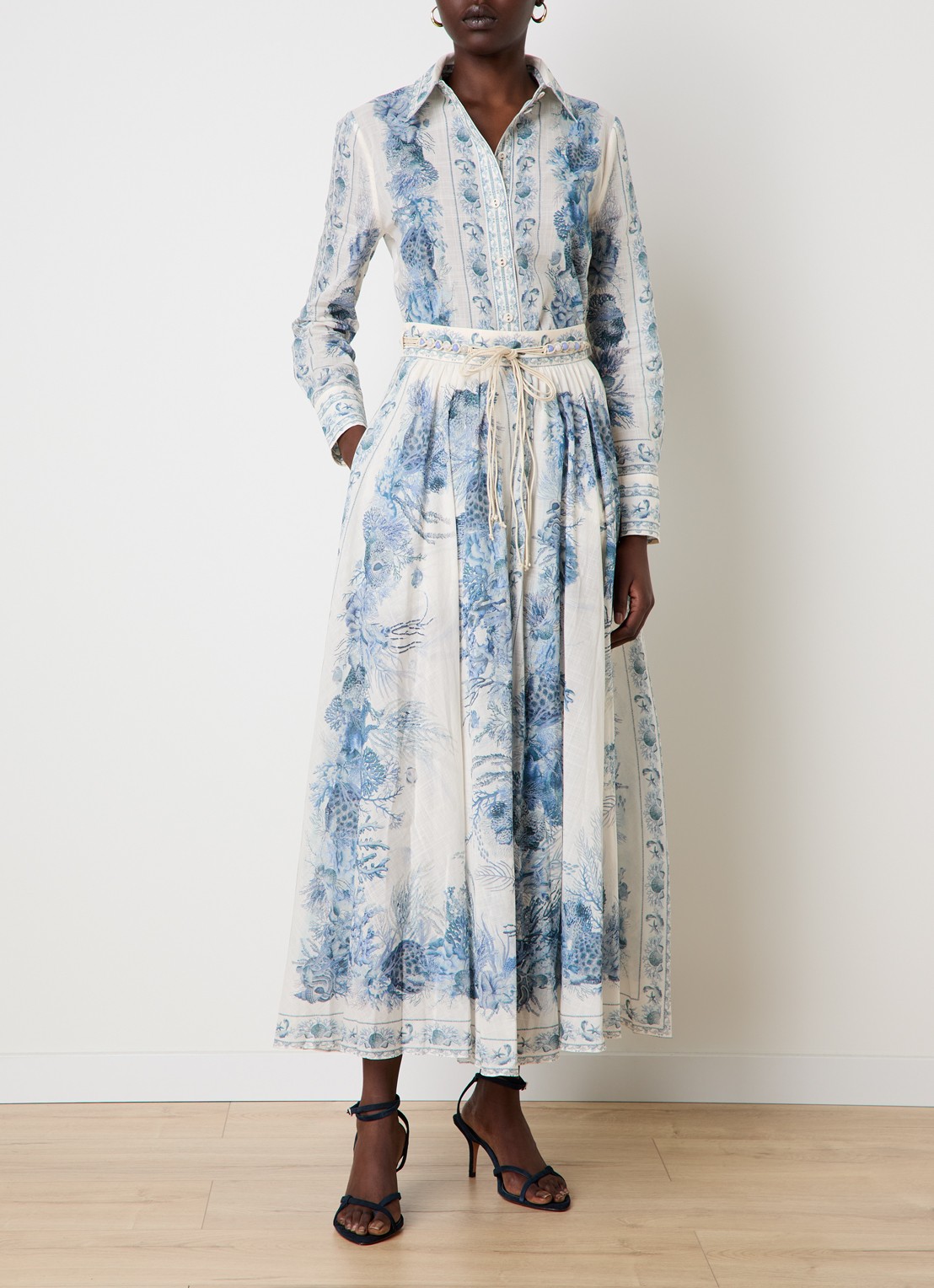 Zimmermann Wanderlust maxi A-lijn rok met strikceintuur en print - voorkant 5 staalblauw