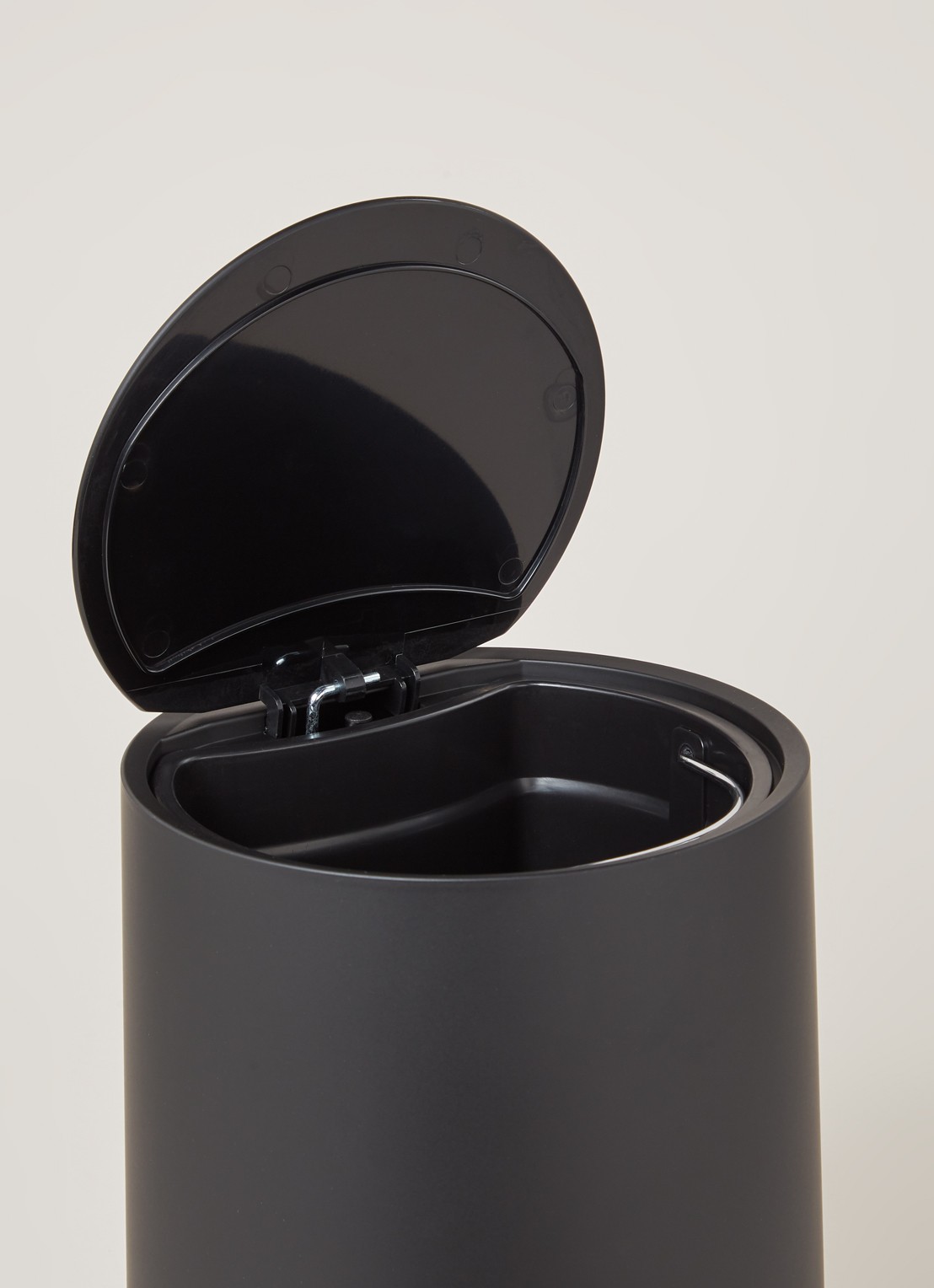 Zone Nova pedaalemmer 3 liter - detail zwart