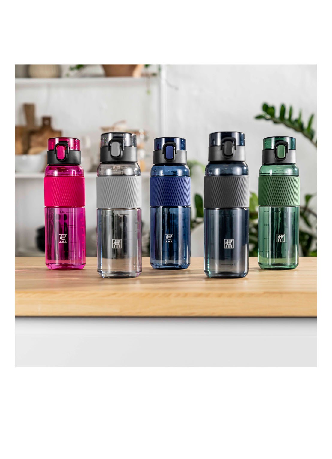 Zwilling Waterfles met verwijderbaar fruitzeefje 68 cl - voorkant 2 donkerblauw