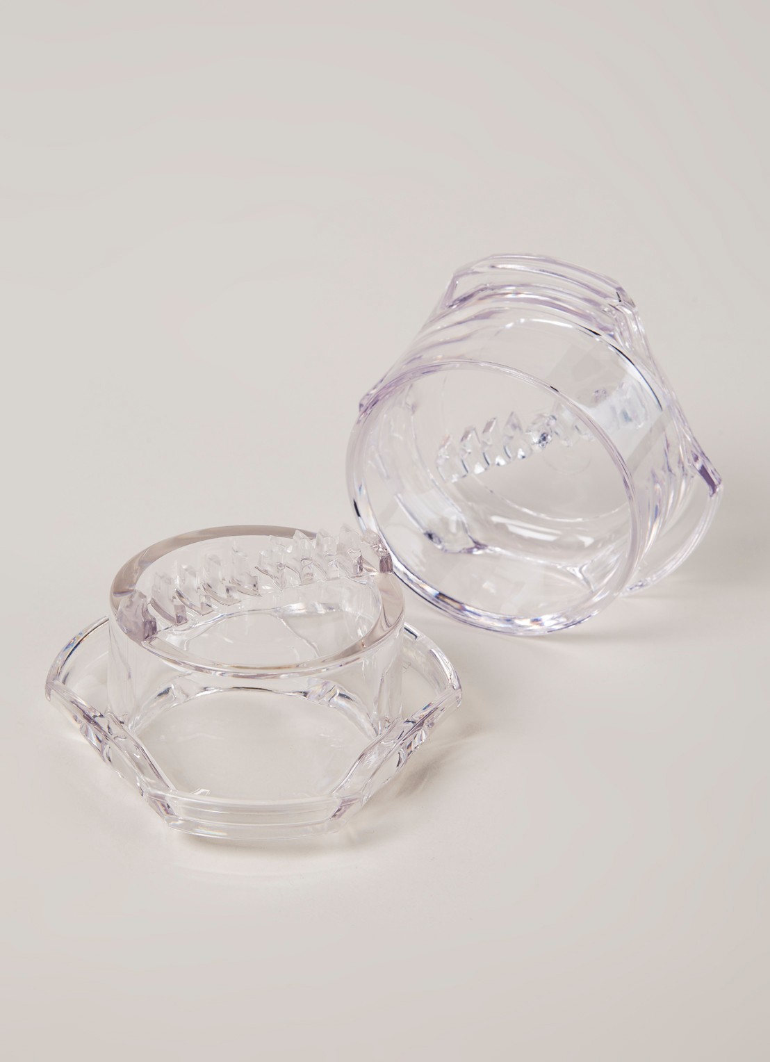 Zyliss Knoflook- en wortelrasp 6 cm - detail 3 transparant