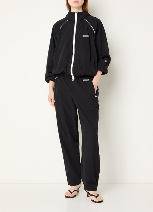 10DAYS Mid waist tapered fit trackpants van softshell met ritszakken - voorkant 2 zwart