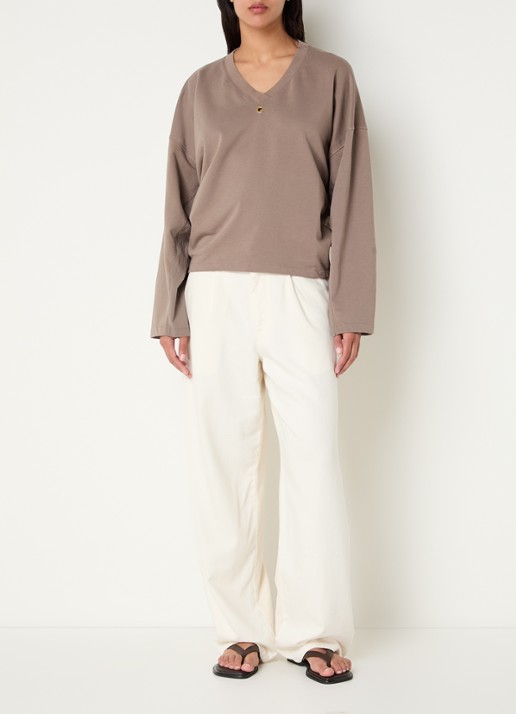 10DAYS Sweater met V-hals - voorkant 2 donkerbeige