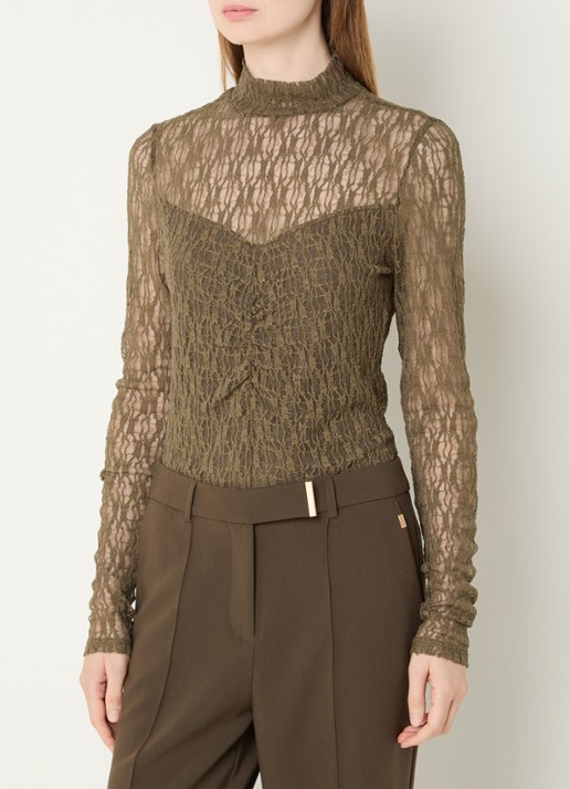 Aaiko Amy semi-transparante top met broderie - detail olijfgroen