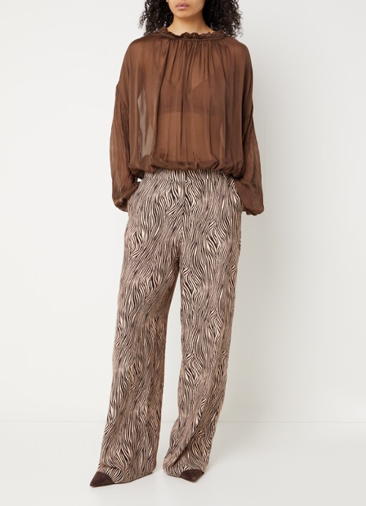 Aaiko Cristy top in zijdeblend met ballonmouw - voorkant 4 hazelnootbruin