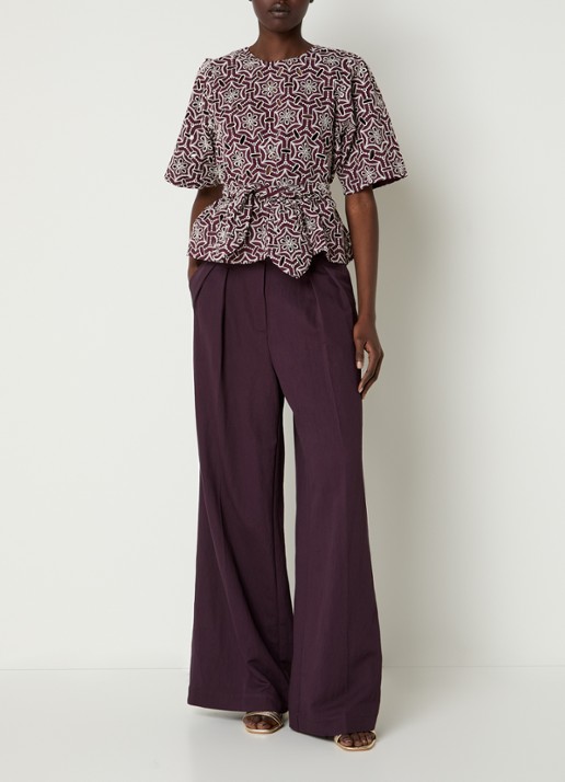 Aaiko Georgie top met strikceintuur en opengewerkt dessin - voorkant 3 aubergine