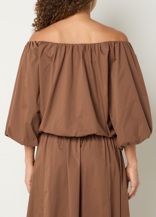 Aaiko Maddy Popline off shoulder top met pofmouw - achterkant hazelnootbruin