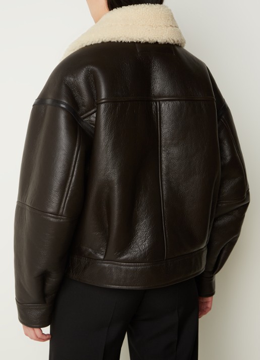 Acne Studios Oversized lammy coat van lamsleer met teddy kraag    - achterkant 3 donkerbruin