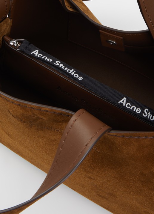 Acne Studios Schoudertas van suède afneembare schouderriem - detail 3 cognac