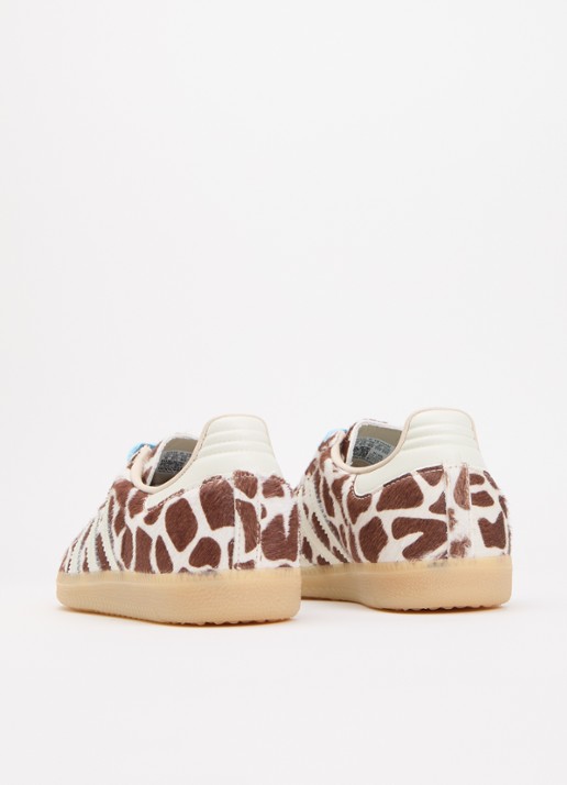 Adidas Samba OG sneaker van leer met dierenprint  - achterkant 4 lichtbruin