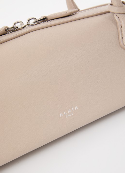 Alaïa Le Demi-Coeur S schoudertas van geitenleer - detail 3 beige
