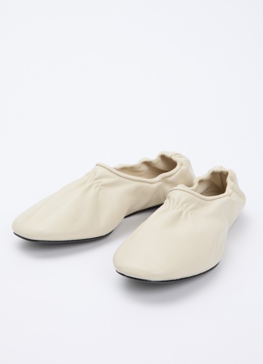 Alaïa Lune ballerina van leer - detail creme