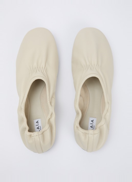 Alaïa Lune ballerina van leer - detail 2 creme