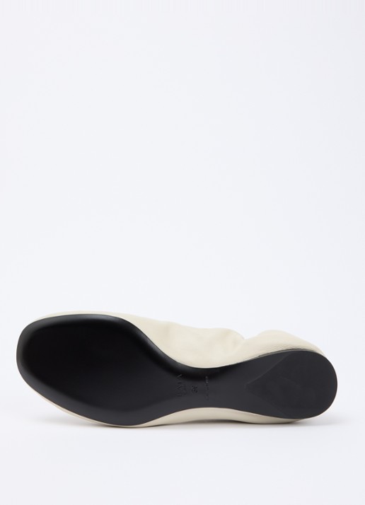 Alaïa Lune ballerina van leer - detail 3 creme