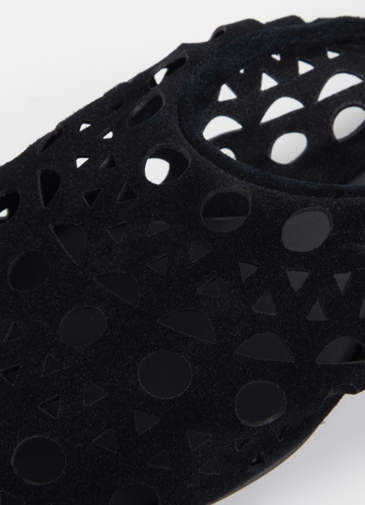 Alaïa Neo Vienne ballerina van lamssuède met cut-out detail - detail 6 zwart