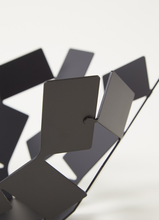 Alessi La Stanza Dello Scirocco fruitschaal 27,5 cm - detail 3 zwart