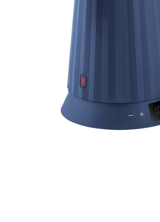 Alessi Plissé Waterkoker 1,7 liter MDL21 DAZ - detail 5 royalblauw