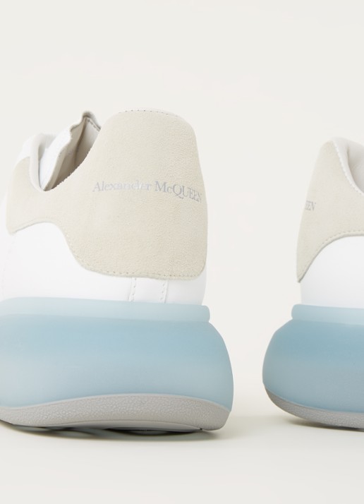 Alexander McQueen Oversized sneaker van kalfsleer met suède details - detail 4 wit