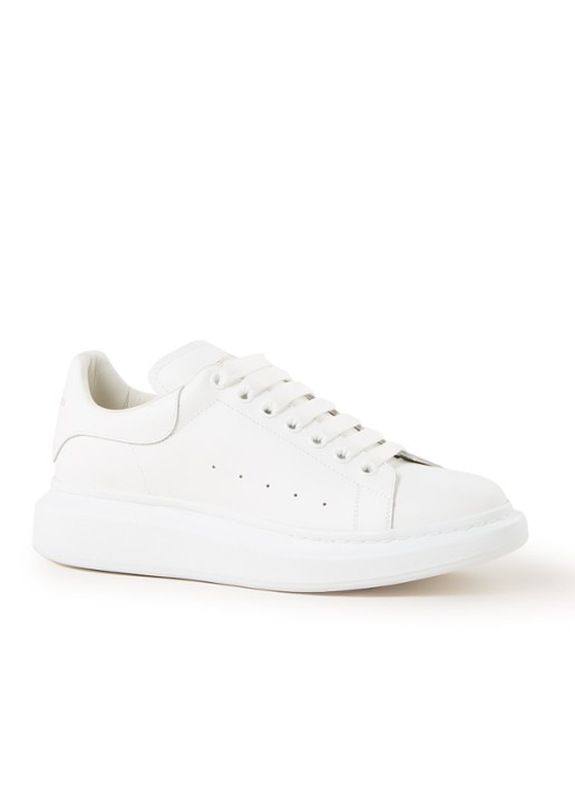 Alexander McQueen Oversized sneaker van kalfsleer - voorkant wit