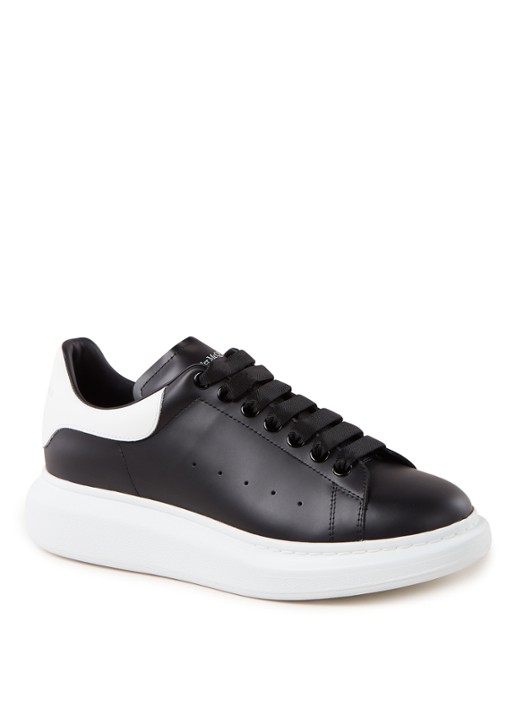 Alexander McQueen Oversized sneaker van kalfsleer - voorkant 4 zwart