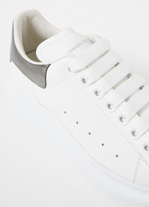 Alexander McQueen Oversized sneaker van kalfsleer - detail 5 wit