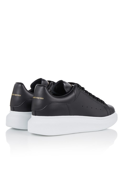 Alexander McQueen Oversized sneaker van kalfsleer - detail 2 zwart