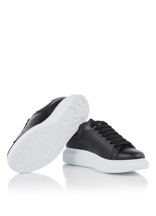 Alexander McQueen Oversized sneaker van kalfsleer - detail 3 zwart