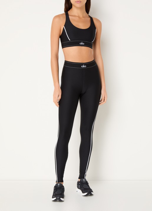 Alo Yoga Airlift sport bh met medium support - voorkant 2 zwart